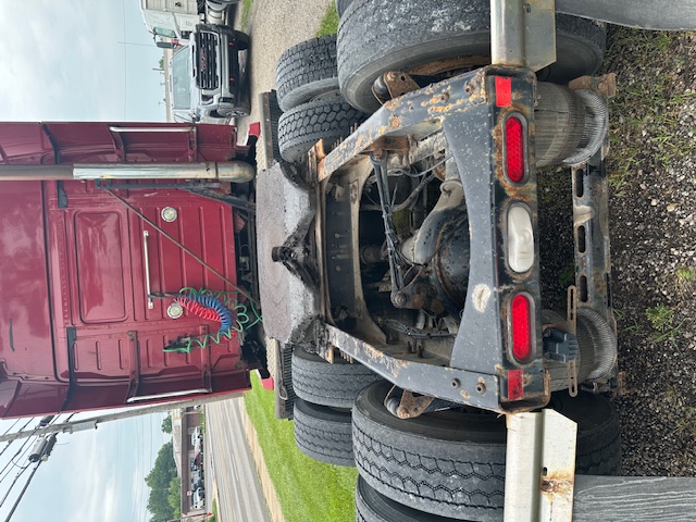 2011 VOLVO VNL 64T630 - Image 5